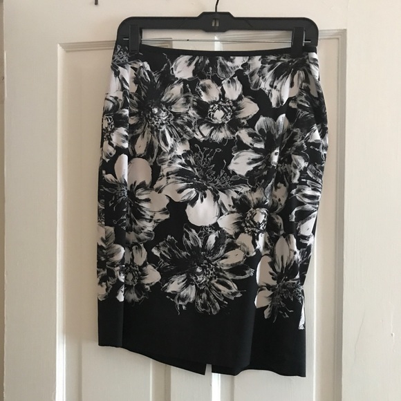 Ann Taylor Dresses & Skirts - Cute Ann Taylor Black and White Floral Skirt